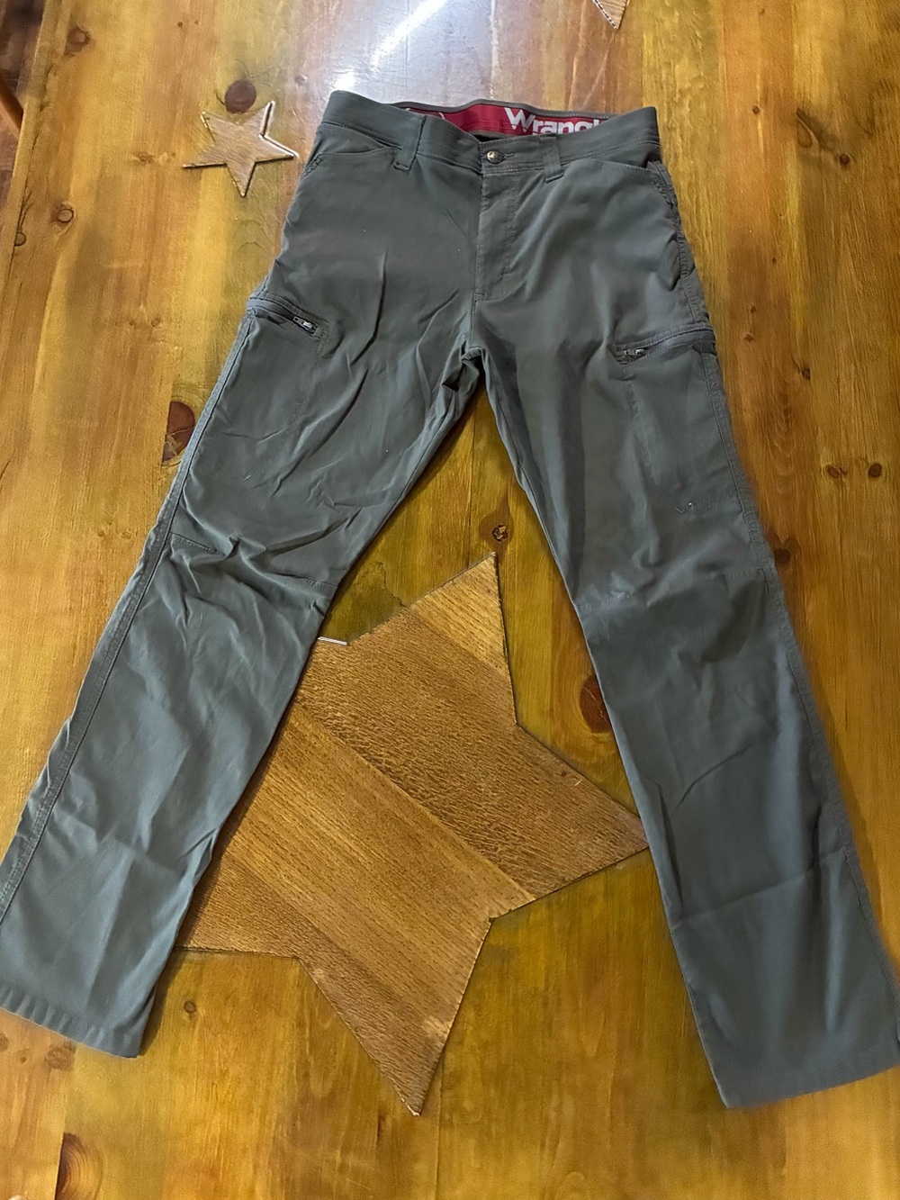 Wrangler Men's Olive Cargo Pants with Zip Pockets 32 x 30